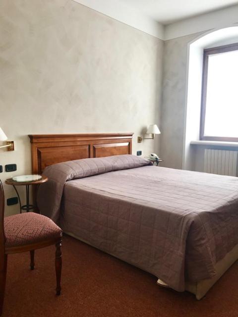 Albergo La Meridiana Castelnuovo del Garda Chambre photo